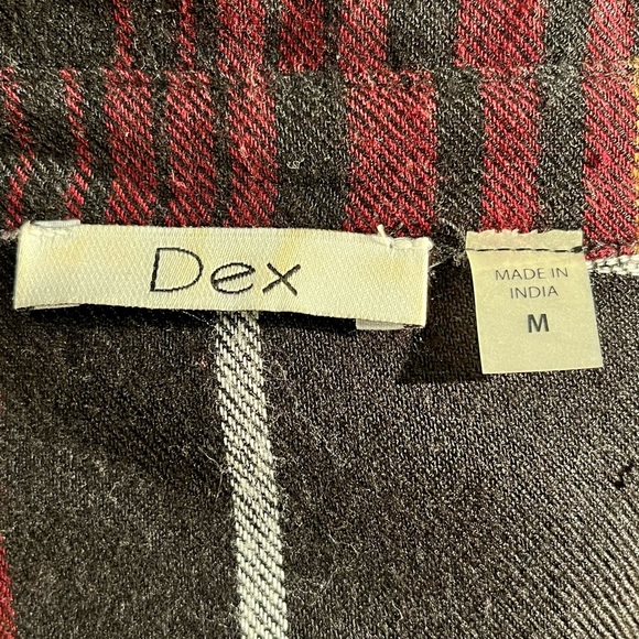 Dex high low button up shirt, Medium. - Picture 7 of 7